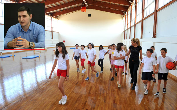 Деци исправљају кичму гимнастиком